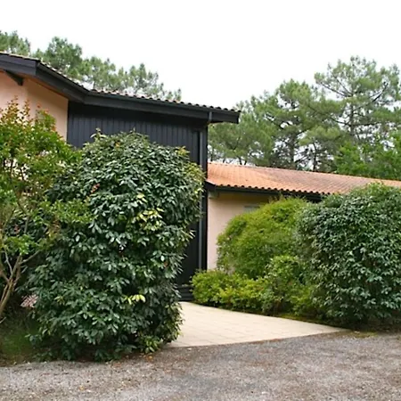 Spacious With Huge Pool In Quiet Location Close Casa vacanze