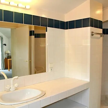 Spacious With Huge Pool In Quiet Location Close *