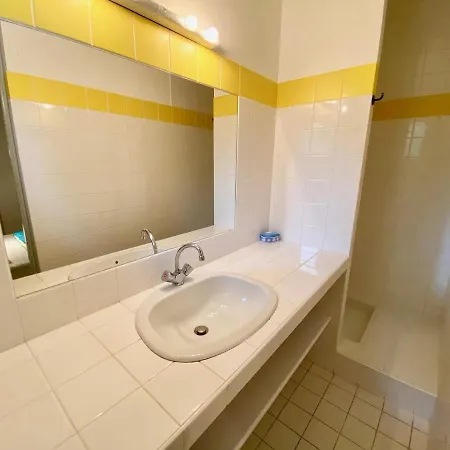 Spacious With Huge Pool In Quiet Location Close Casa vacanze