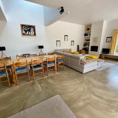 Spacious With Huge Pool In Quiet Location Close