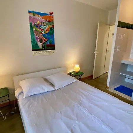 Spacious With Huge Pool In Quiet Location Close Lacanau