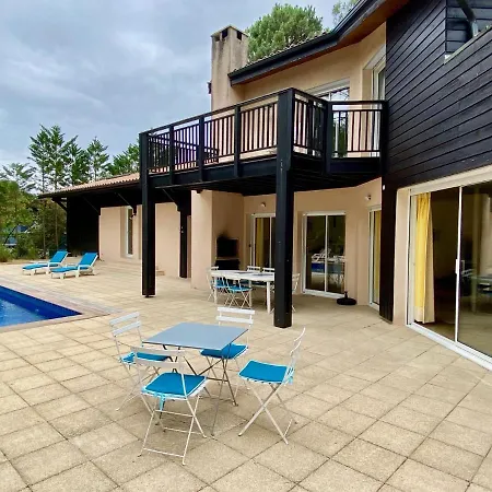 Spacious With Huge Pool In Quiet Location Close Lacanau