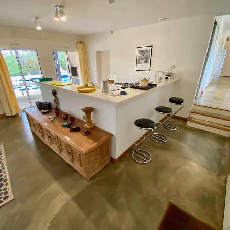 Casa vacanze Spacious With Huge Pool In Quiet Location Close